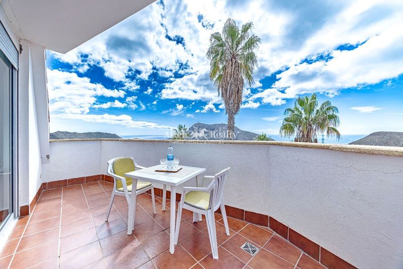 Foto bfbf67d5-e8f2-4153-b244-358928683d74. Edificio en chayofa en Cabo Blanco Arona