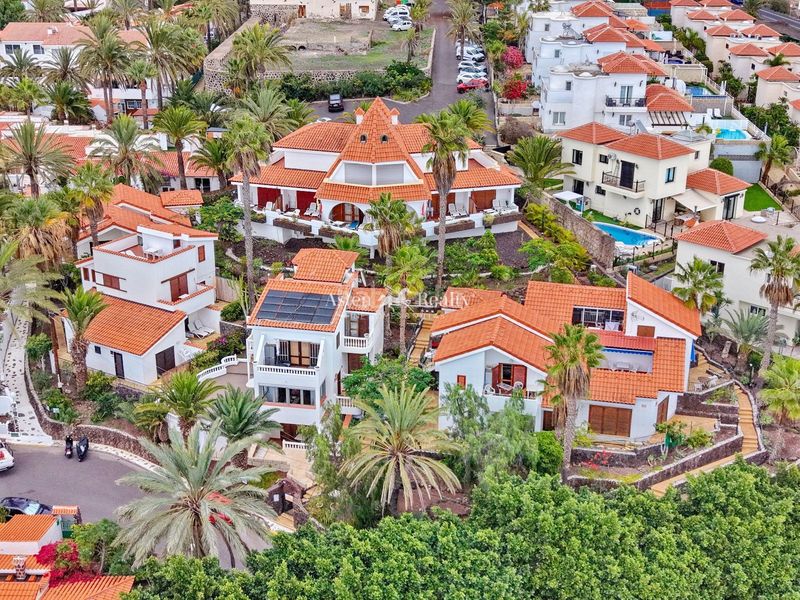 Foto c90f6d42-d6be-41dc-a71f-d9a5d780c5de. Edificio en chayofa en Cabo Blanco Arona