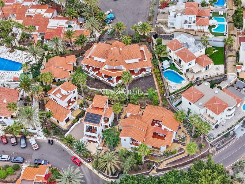 Foto ee463ab3-bc24-4953-a21b-46a7755bd478. Edificio en chayofa en Cabo Blanco Arona