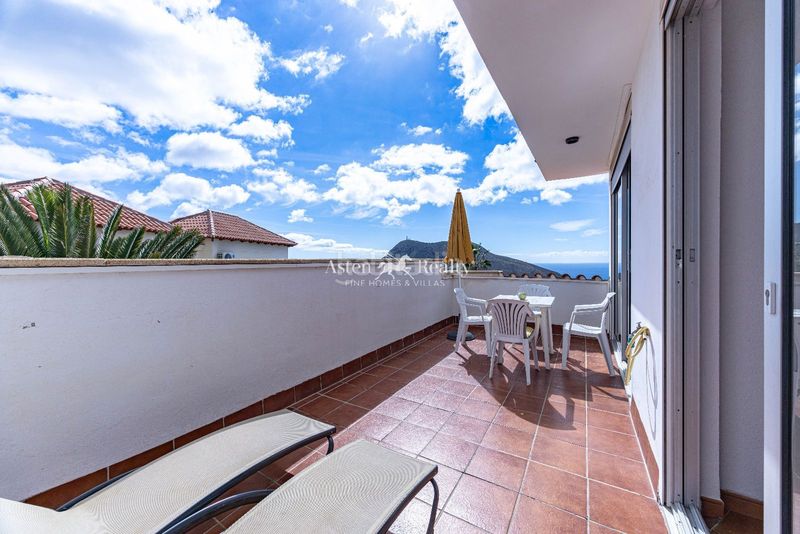 Foto ff17b067-531b-4409-b088-35d1cf9aa681. Edificio en chayofa en Cabo Blanco Arona