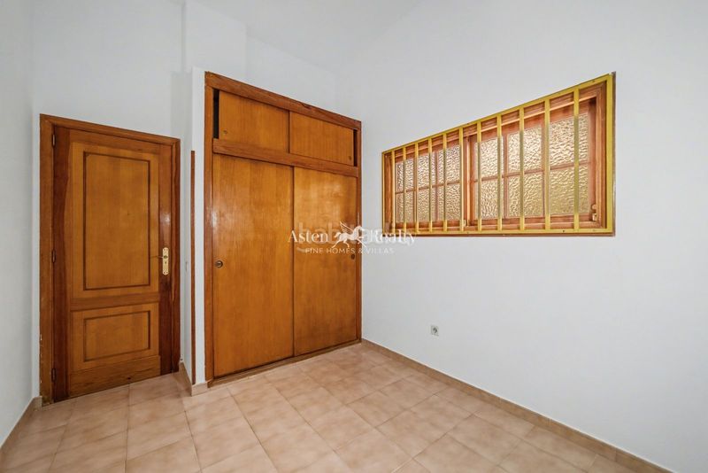 Foto eafe3e90-8b64-4811-92e3-fd57280a6ac6. Pis a Los Cristianos Arona