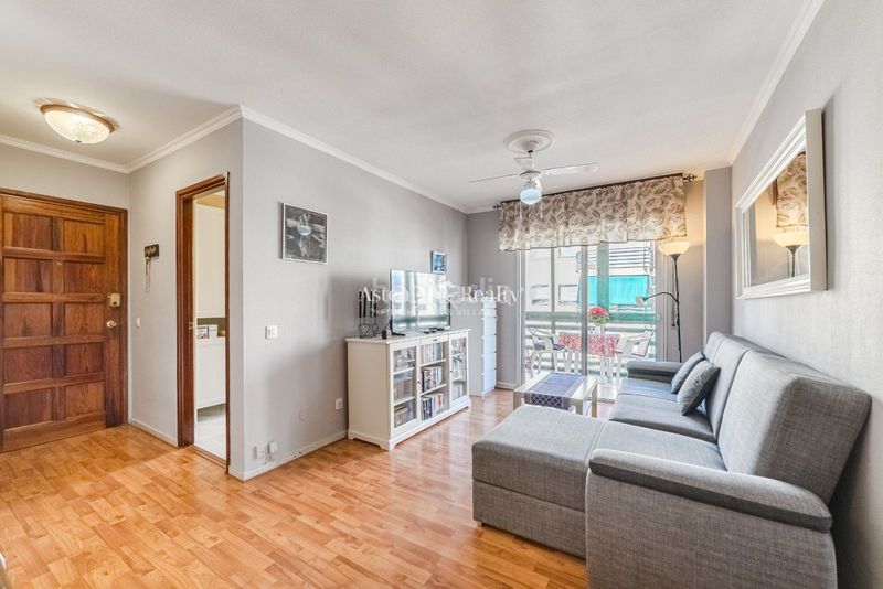 Foto 17301a09-e12f-4d9d-92b6-d33645ba51f3. Apartament amb aparcament piscina a Los Cristianos Arona