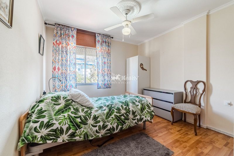 Foto 24899dfb-983b-4f8d-90f1-d5fe42dd2025. Apartament amb aparcament piscina a Los Cristianos Arona