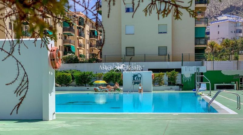 Foto 64c670d4-9ffb-4ad8-8674-2b473a0ddcb9. Apartament amb aparcament piscina a Los Cristianos Arona