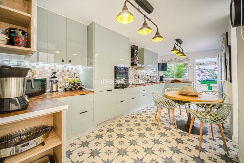 Foto 24dc50e1-a66f-49f5-9390-e40a042b5234. Casa adossada amb aparcament piscina a Chayofa Arona