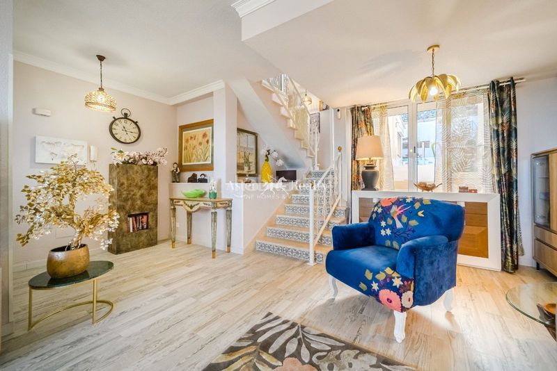 Foto 2c0c1f83-d813-48df-8b1a-dfc8aba89d98. Casa adossada amb aparcament piscina a Chayofa Arona