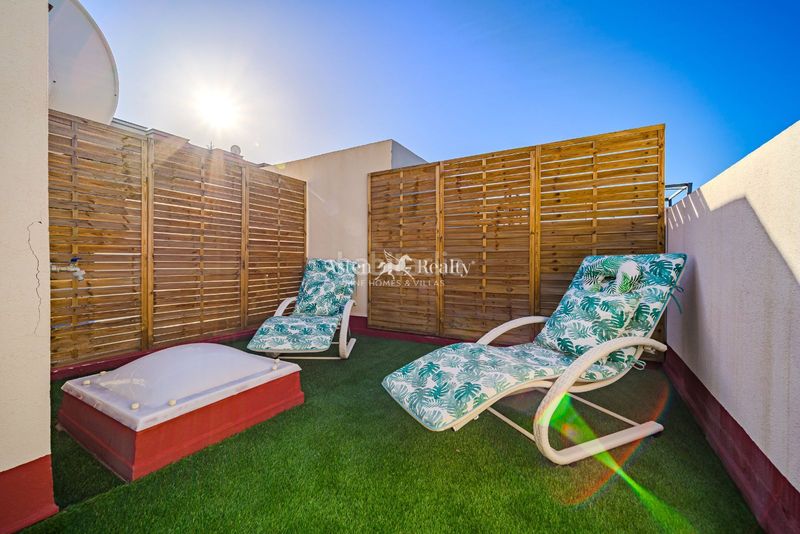 Foto 36d03574-697e-4b52-9c25-3c14831ef012. Casa adossada amb aparcament piscina a Chayofa Arona