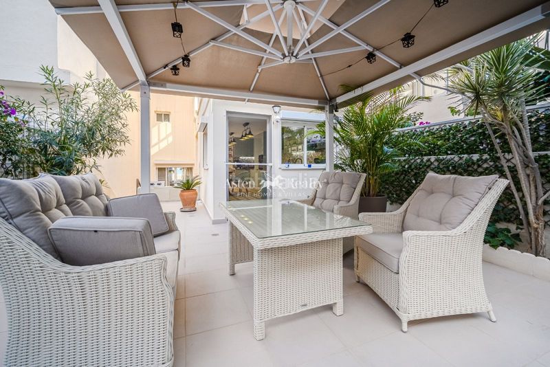 Foto 4a9e30f1-be8a-4adf-b717-7440fb8425bd. Casa adossada amb aparcament piscina a Chayofa Arona