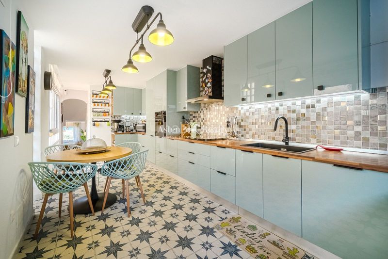 Foto 6a72e3c5-bfa1-43e3-b82c-a682bbdaae60. Casa adossada amb aparcament piscina a Chayofa Arona