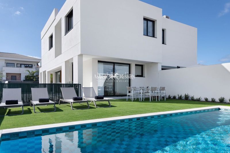 Foto 27de882f-2cd9-4757-9f38-58d083085a95. Casa aparellada amb aparcament piscina a La Quinta Santa Úrsula