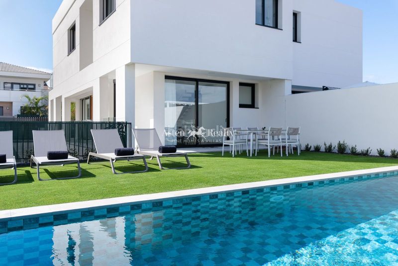 Foto 6a0f08a0-f75b-42d0-9745-5d7ff72be955. Casa aparellada amb aparcament piscina a La Quinta Santa Úrsula