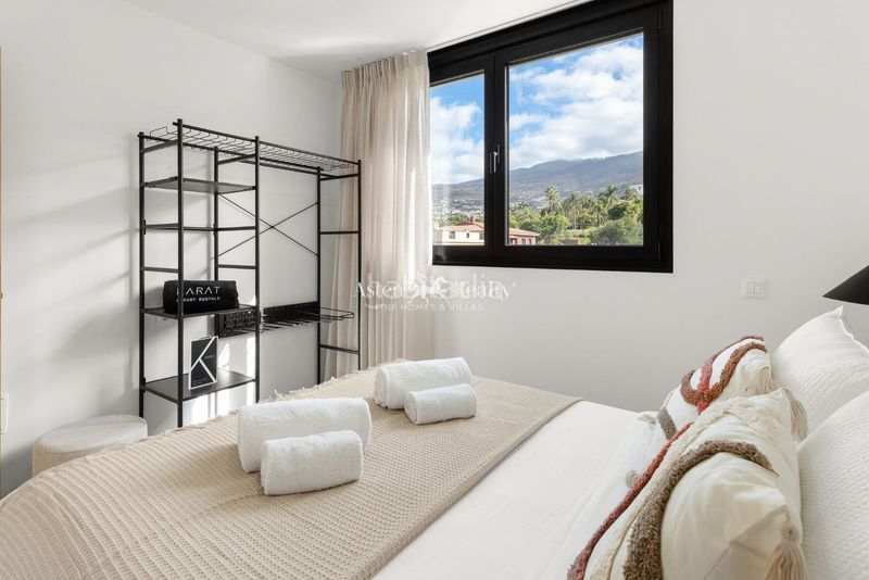 Foto cea63b2f-4cb5-49fc-8a1c-e95fa93243c6. Casa aparellada amb aparcament piscina a La Quinta Santa Úrsula