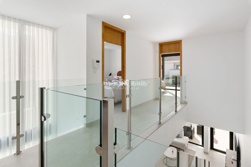 Foto cfabacaf-62e6-4c25-bb46-291234e7533a. Casa aparellada amb aparcament piscina a La Quinta Santa Úrsula