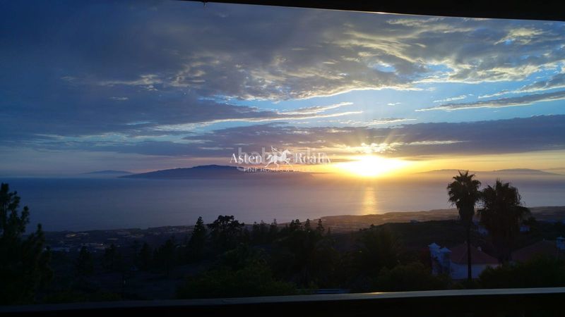 Foto e064309a-f4ea-4765-af35-1d6dc4402ce9. Xalet amb aparcament a Guía de Isora interior Guía de Isora
