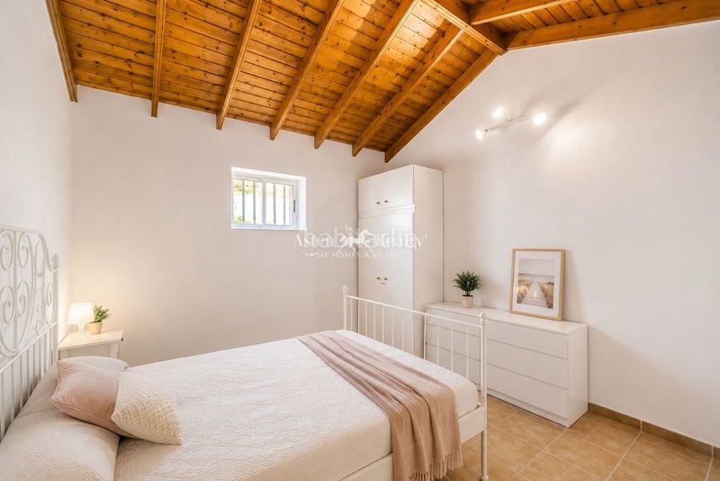 Foto 09a1d335-ec2f-43ee-917f-192ea29d9160. Casa amb aparcament a Guía de Isora interior Guía de Isora