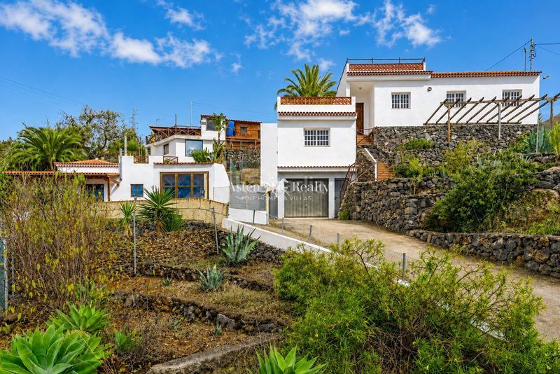Foto d21c213d-05af-4871-845f-3a1f0c038fab. Casa amb aparcament a Guía de Isora interior Guía de Isora