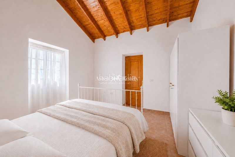Foto f0221cd3-1db2-4a06-a4ef-9f84ac3d4835. Casa amb aparcament a Guía de Isora interior Guía de Isora