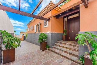 Haus in Playa Fañabé Alto. En torviscas alto