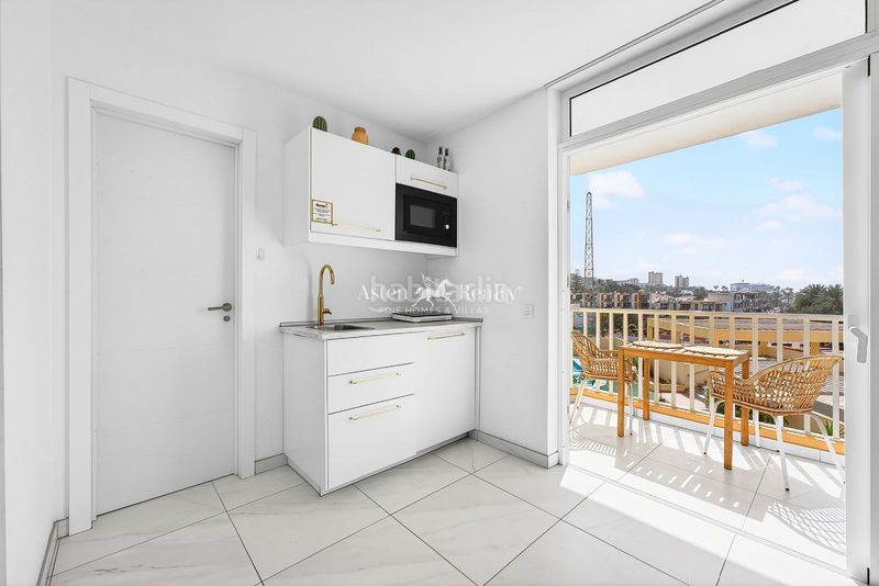 Foto 0f7c1eeb-e179-43e6-b057-aed4cbc2150a. Apartament amb calefacció aparcament piscina a Playa de las Américas Arona