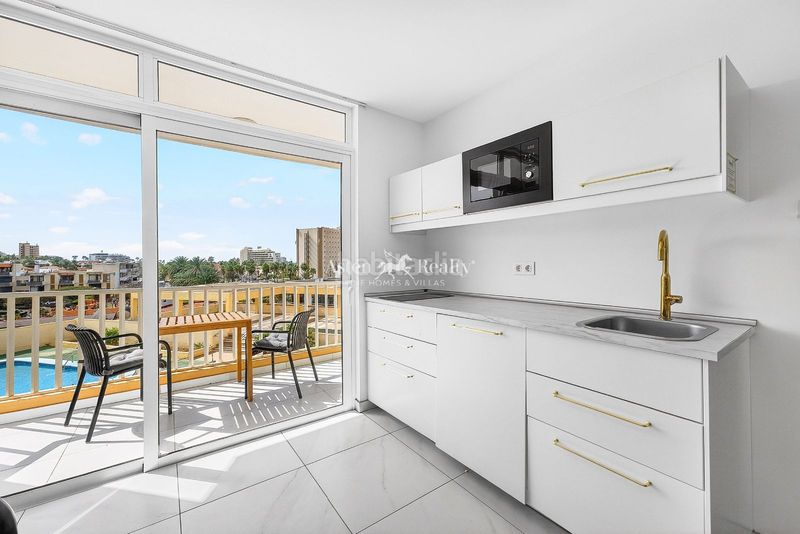Foto 6ccd54c1-1bf9-4016-b516-959d935cb815. Apartament amb calefacció aparcament piscina a Playa de las Américas Arona