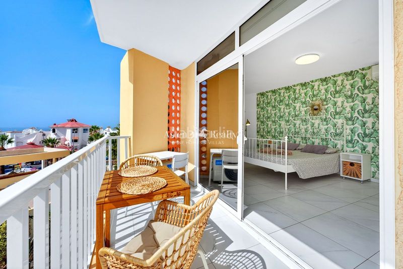 Foto 8b76457c-2b44-4019-912a-e409d98dec93. Apartament amb calefacció aparcament piscina a Playa de las Américas Arona