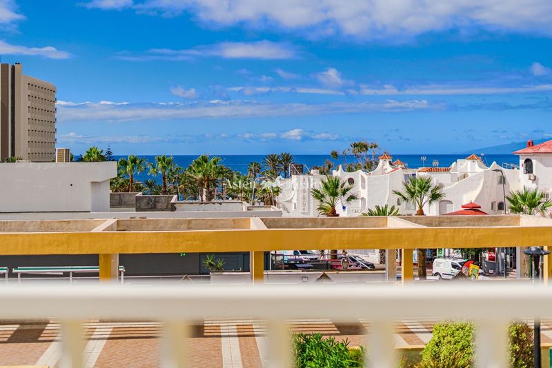 Foto dc35ad4b-7bbe-4b01-9e58-78bf93e345ec. Apartament amb calefacció aparcament piscina a Playa de las Américas Arona