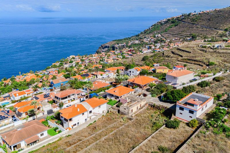 Foto 94f647fc-6286-4731-af0b-73835c8b7214. Finca rústica a n/a 83 a Sauzal (El)