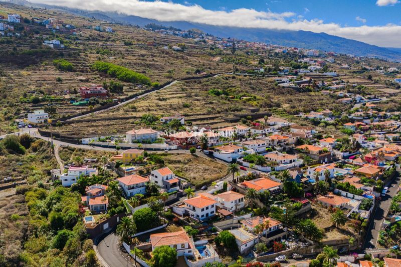 Foto b4d7be7a-7281-4cbd-82fb-d7e9834ea3bb. Finca rústica a n/a 83 a Sauzal (El)