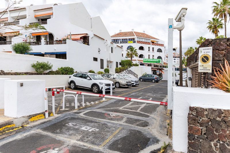 Foto badc9e04-2eab-4039-9340-1887ea957645. Àtic amb piscina a Playa de las Américas Adeje