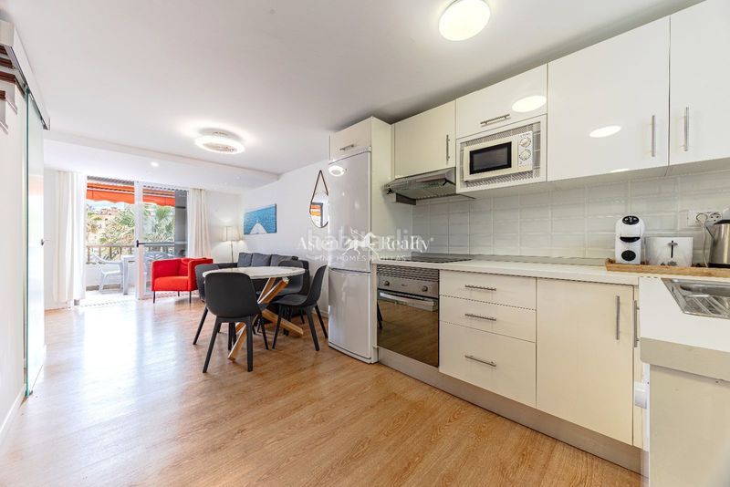 Foto c03f490f-0824-4c1b-8306-50f41368987f. Àtic amb piscina a Playa de las Américas Adeje