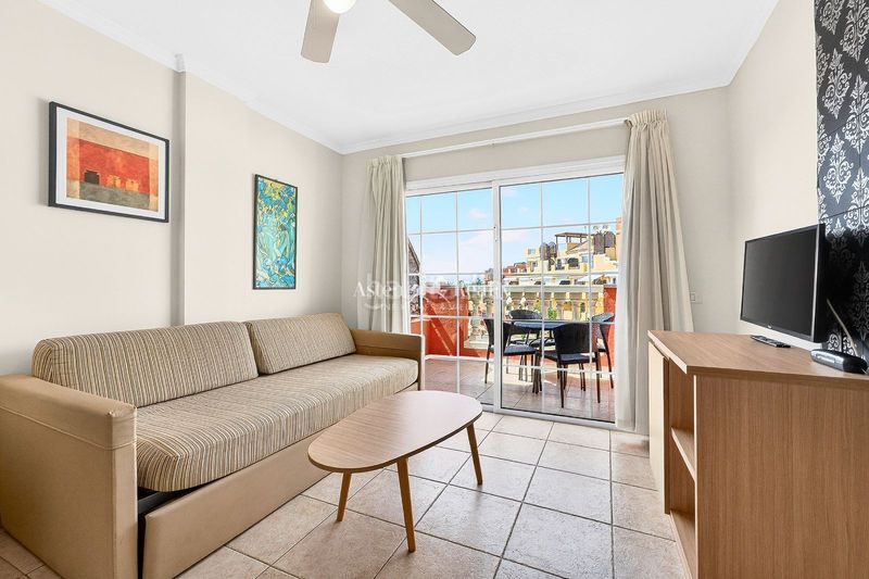 Foto bfd486fa-755f-4d22-bac5-4995b094381c. Apartament amb piscina a Los Cristianos Arona