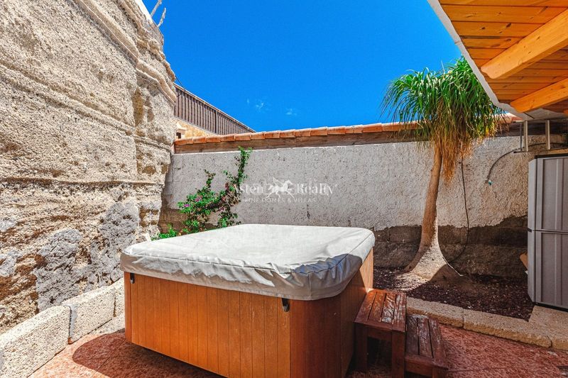 Foto eccefad4-e783-42bb-ad64-bfbf623a1b99. Xalet amb aparcament piscina a San Eugenio Alto Adeje
