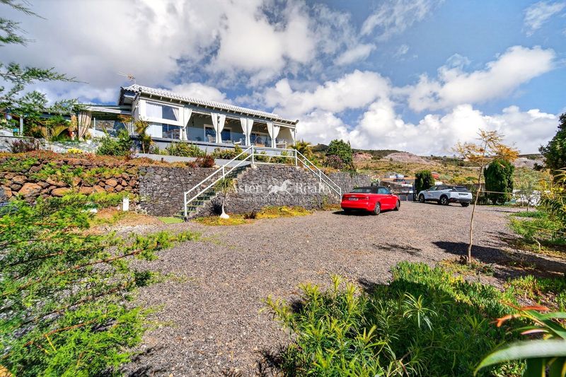 Foto 6502ffea-f94d-4c71-a12e-e69e95c97126. Casa amb aparcament piscina a Chío Guía de Isora