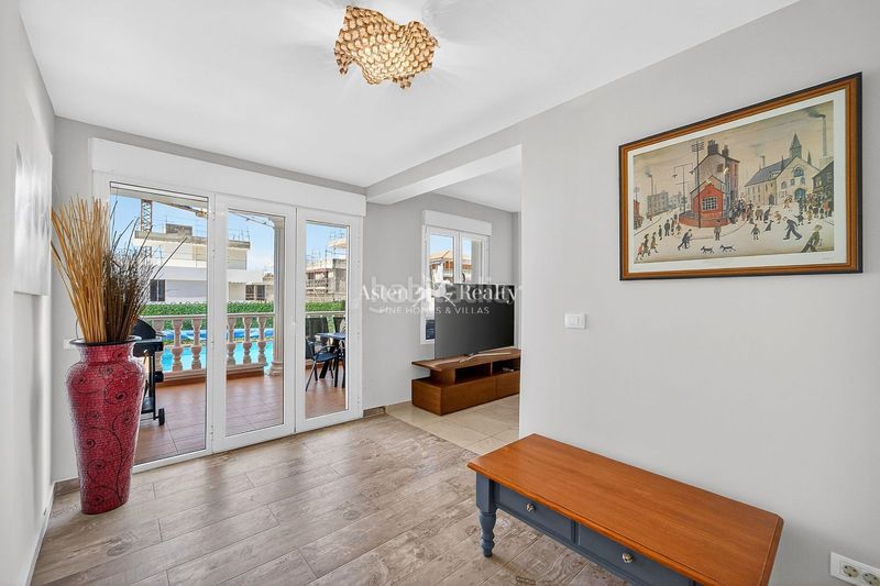 Foto 0e007ab8-9035-4d2f-a769-a41d6d3050c9. Casa amb aparcament piscina a Los Cristianos Arona