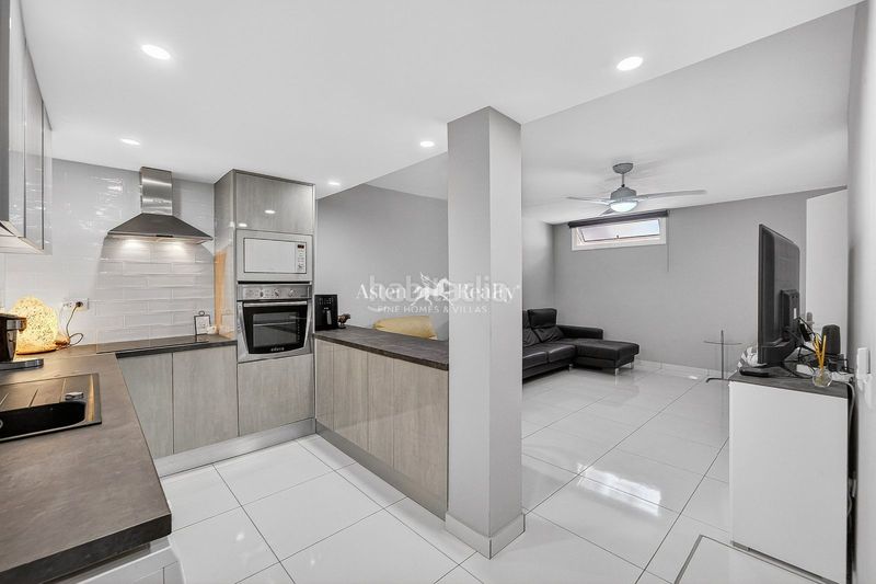 Foto 2c0e70b8-3d2c-4623-bf3d-7f0b94757727. Casa amb aparcament piscina a Los Cristianos Arona