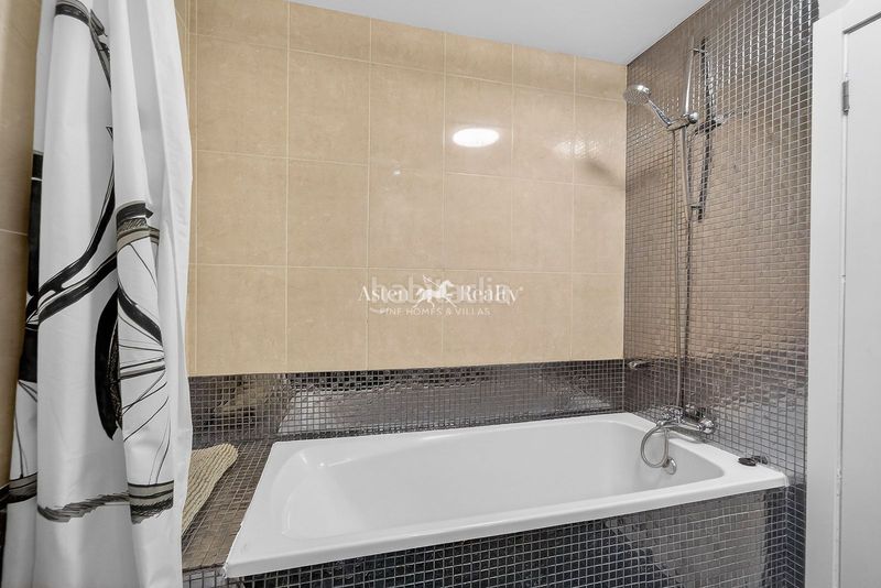 Foto 4f808a06-ab85-49ff-b145-c810600d264e. Casa amb aparcament piscina a Los Cristianos Arona