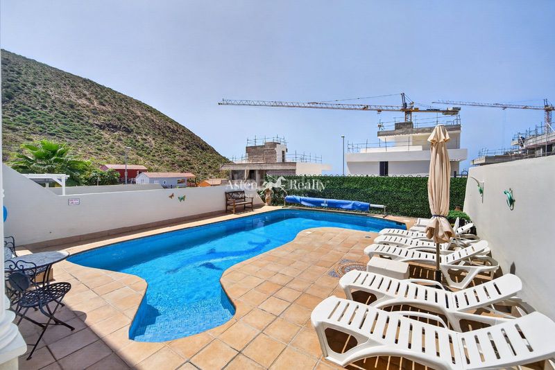 Foto 50bcafb4-8cba-495a-989b-70836a8bd4c8. Casa amb aparcament piscina a Los Cristianos Arona