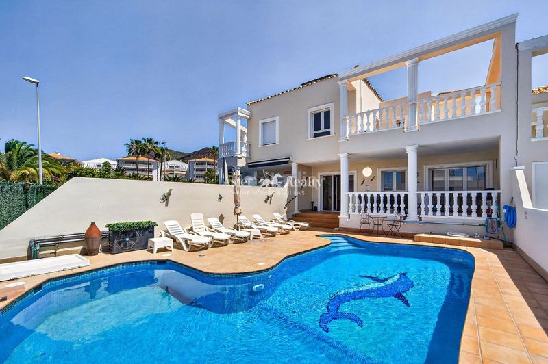 Foto 9ebe6ee3-0e38-4de1-93a1-9d9455672941. Casa amb aparcament piscina a Los Cristianos Arona