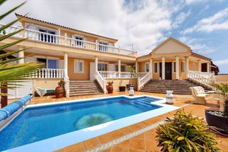 House en La vera 9. Gran villa con vistas al mar en playa paraiso, adeje