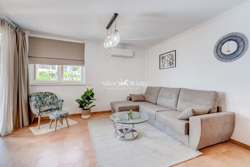 Foto 5cfad8fd-9788-4a0c-9169-56e7582e9dc6. Apartament amb aparcament piscina a Los Cristianos Arona