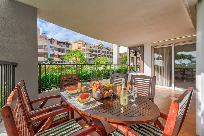 Foto c985986d-590e-40de-8d8a-450fefb93859. Apartament amb aparcament piscina a Los Cristianos Arona