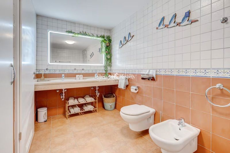 Foto e52f332c-6ac5-4bbe-9c60-3687a67b786c. Apartament amb aparcament piscina a Los Cristianos Arona