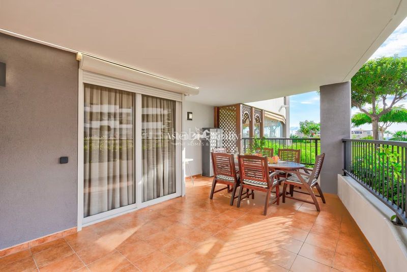 Foto ed5a0b07-b453-4cb3-902b-3225e321452e. Apartament amb aparcament piscina a Los Cristianos Arona