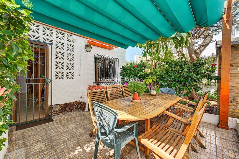 Foto 143ca204-92bd-4a70-a619-1fd8d2e84c0f. Casa aparellada amb aparcament piscina a Torviscas Bajo Adeje
