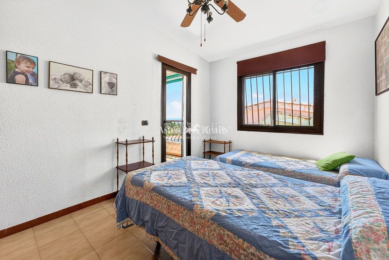 Foto b4883278-9c3d-4bc8-8885-2260ae249daa. Casa aparellada amb aparcament piscina a Torviscas Bajo Adeje