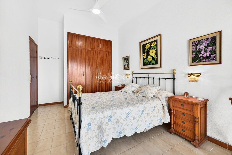 Foto e1eed37e-4407-4ec0-be68-92ff918635e1. Casa aparellada amb aparcament piscina a Torviscas Bajo Adeje