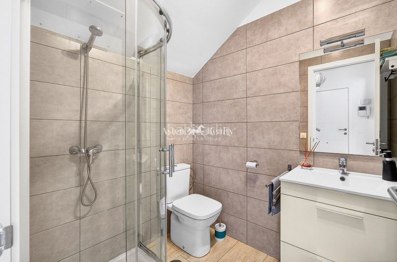 Foto 5aab8f1b-5d58-4617-a784-9610ad7ce29d. Casa adossada amb calefacció aparcament piscina a Adeje