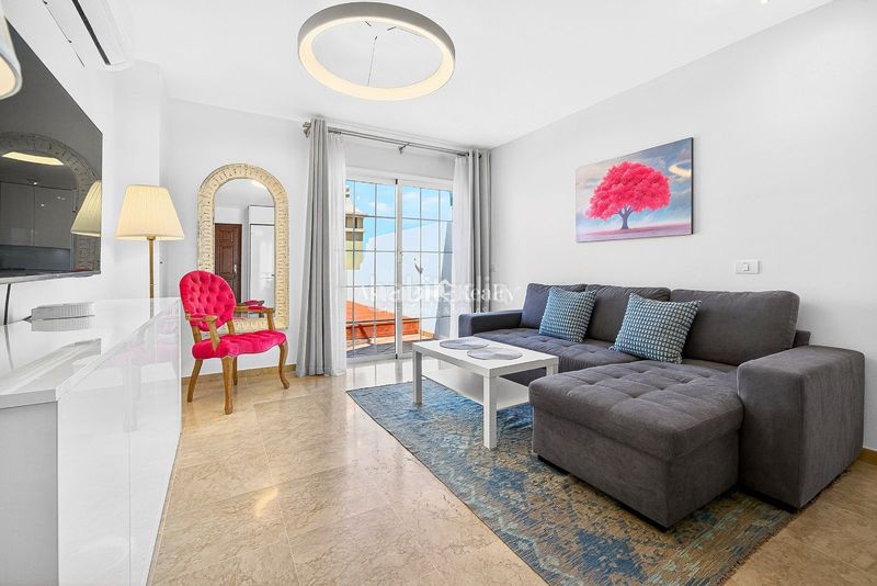 Foto 8d7b4a25-de37-463b-a8bb-e2c061a1362d. Àtic amb aparcament piscina a Palm - Mar Arona