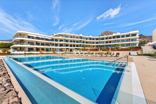 Apartament a El pino. Moderno apartamento con amplia terraza en madroñal