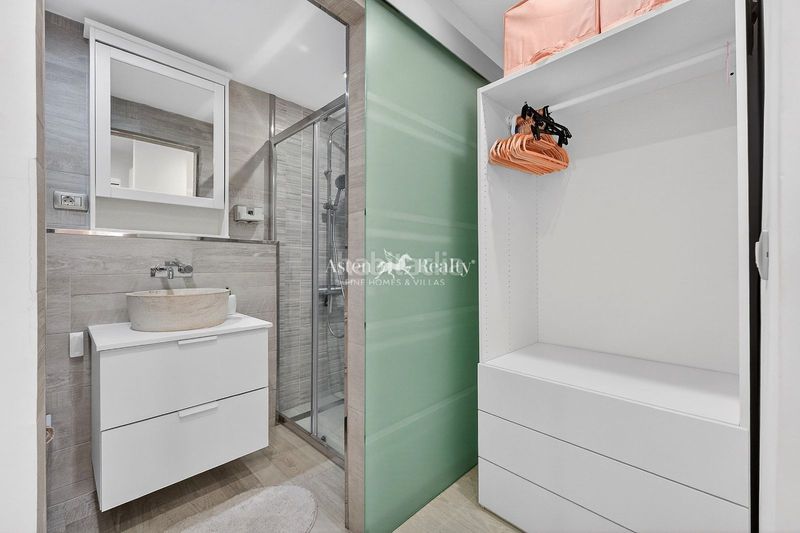 Foto fbb36232-3cd1-4b63-bd44-935d9da6dd4c. Dúplex amb aparcament a Playa Fañabé Alto Adeje